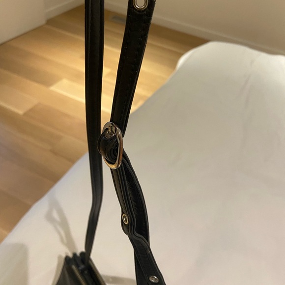 Matt & Nat Sleek Black Crossbody Bag - Picture 3 of 9